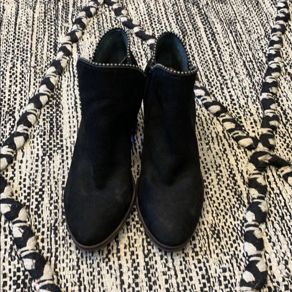 Black boot